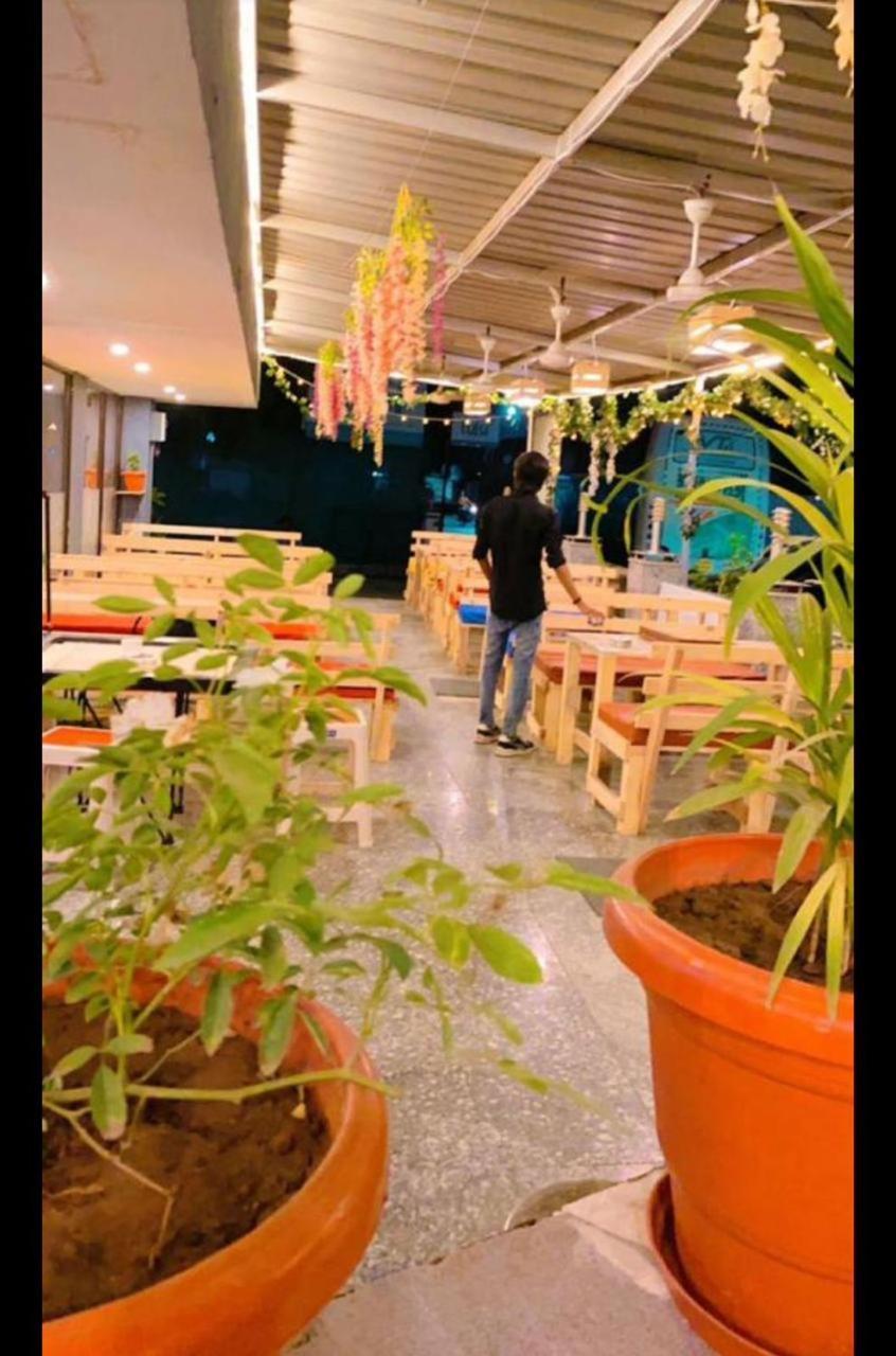 Hotel Tulsi Vadodara Exterior photo